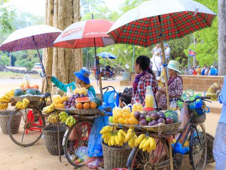 Kambodscha - Khmer: ព្រះរាជាណាចក្រកម្ពុជា, Preăh Réachéanachâk Kâmpŭchéa